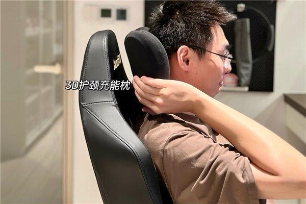 机械臂” 傲风M6电竞椅太超纲了CQ9电子平台入口“按摩+空调+(图3)